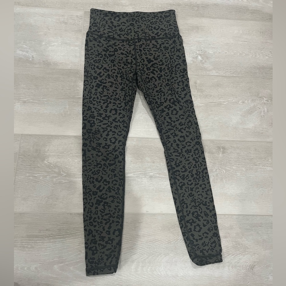 Athleta cheetah print leggings